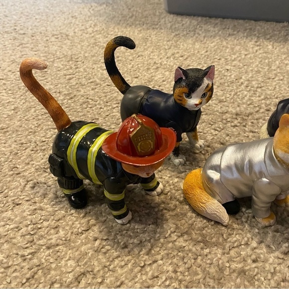 "Furr-ever Firefighter" Cat Figurine Collection Hamilton Collection Astronaut - Picture 2 of 9